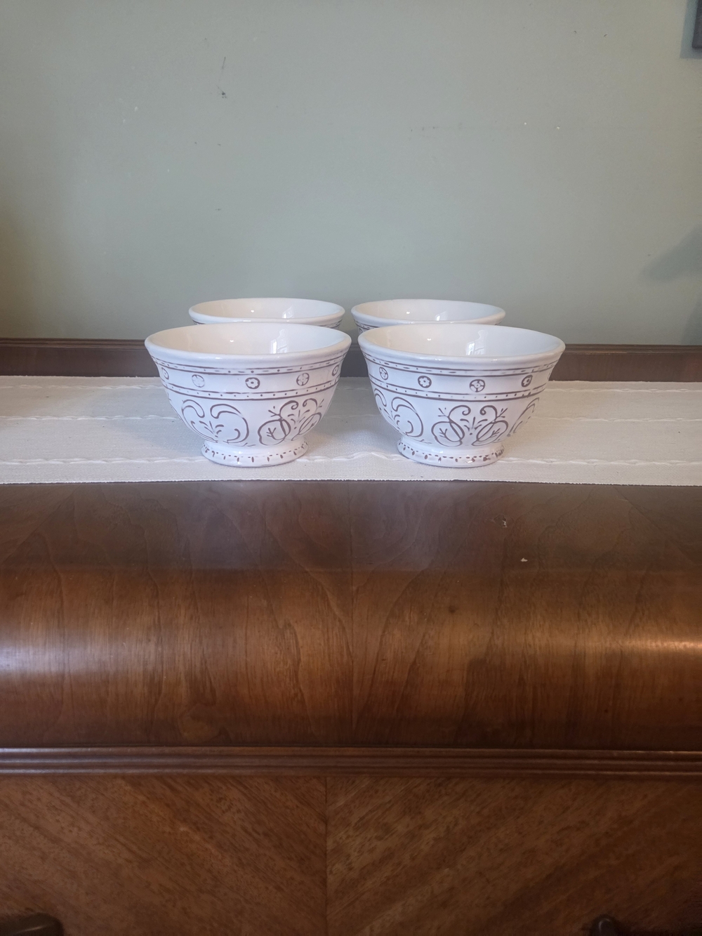 Certified International Terra Nova White Set Of 4 Ice Cream Bowls